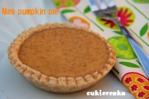 Mini pumpkin pie