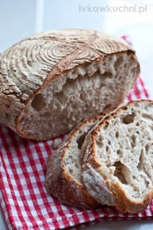 Francuski chleb wiejski na zakwasie