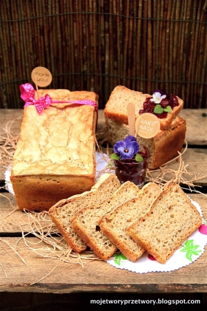 Wyjątkowy pszenny chleb na zakwasie z amarantusem i chia