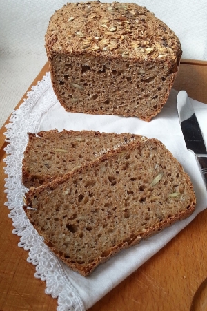 Chleb bezglutenowy z czterech mąk na zakwasie