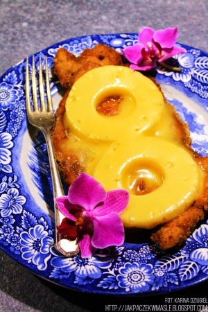 Filet z piersi kurczaka z ananasem zapiekany serem