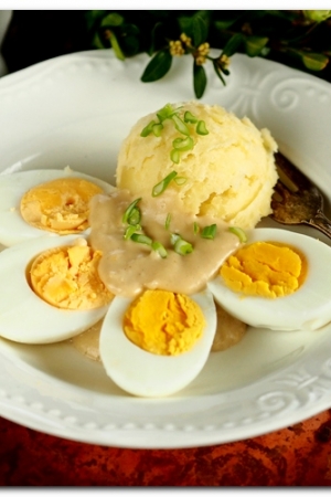 Jaja w sosie miodowo - musztardowym