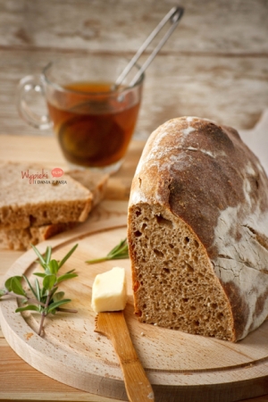 Chleb pszenny razowy na zakwasie