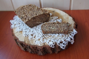 Owsiany chleb bezglutenowy (bez mąki, mleka i jaj)