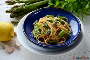 Spaghetti z zielonymi szparagami i cytryną