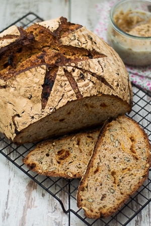 Chleb pszenno - żytni na zakwasie z superfoods