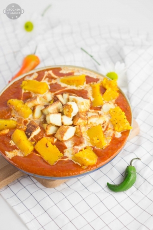 Szybki obiad wegetariański – Curry pomidorowe z dynią