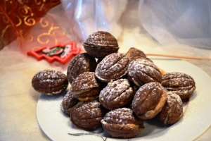 Kruche orzeszki - orzeszki kakaowe z masą orzechową
