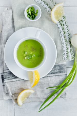 Lekka zupa krem z zielonego groszku