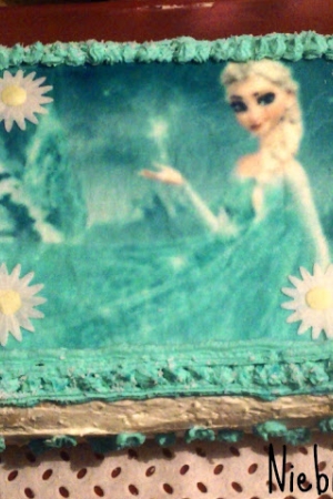 Niebieski tort z księżniczką