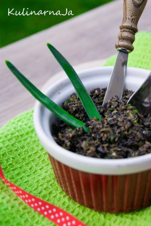 Tapenada - pasta z czarnych oliwek