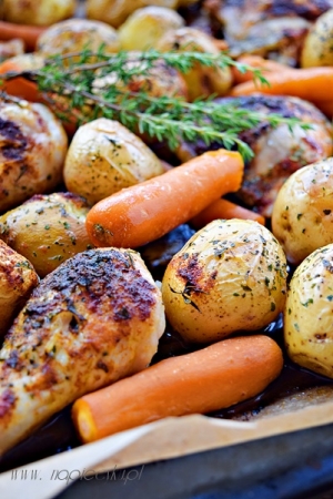 Ziemniaki zapiekane z kurczakiem i ziołami