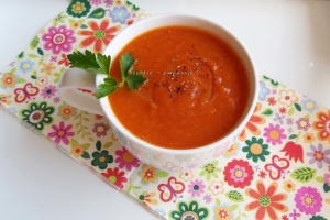 Zupa krem ze świeżych pomidorów (wegańska)