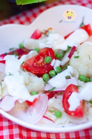 Salatka z kalafiora i pomidorow