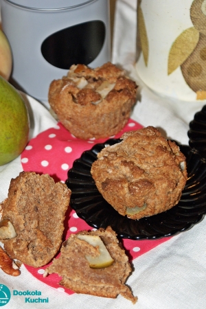 Dietetyczne, korzenne muffinki z gruszkami.