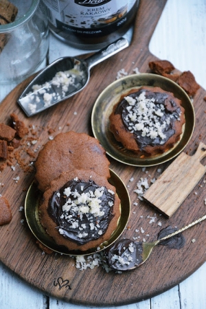 Pierniczki z kremem kakaowo-miętowym